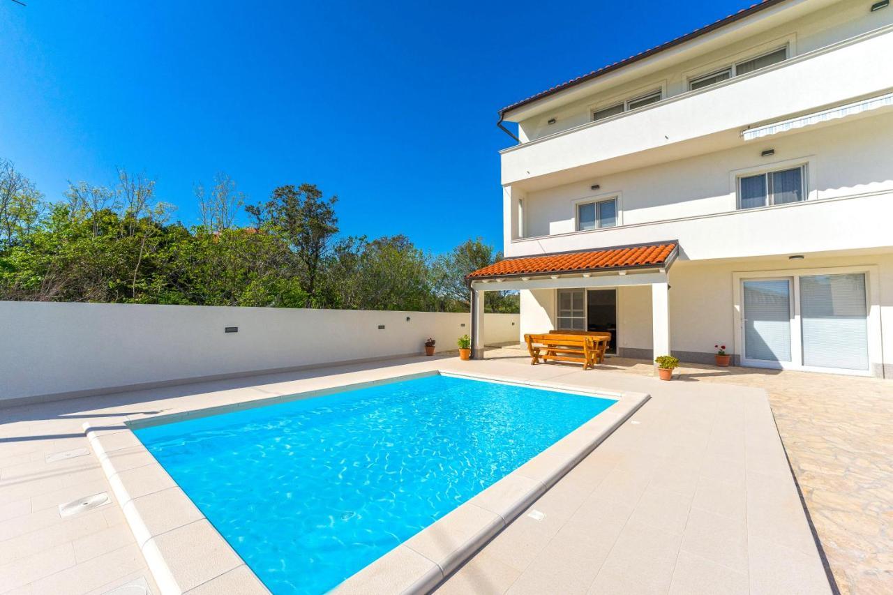 Villa Bianca - Apartment With Private Pool Привлака Экстерьер фото