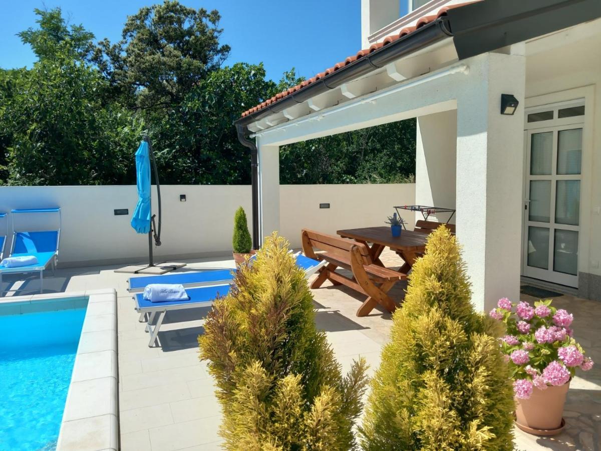 Villa Bianca - Apartment With Private Pool Привлака Экстерьер фото
