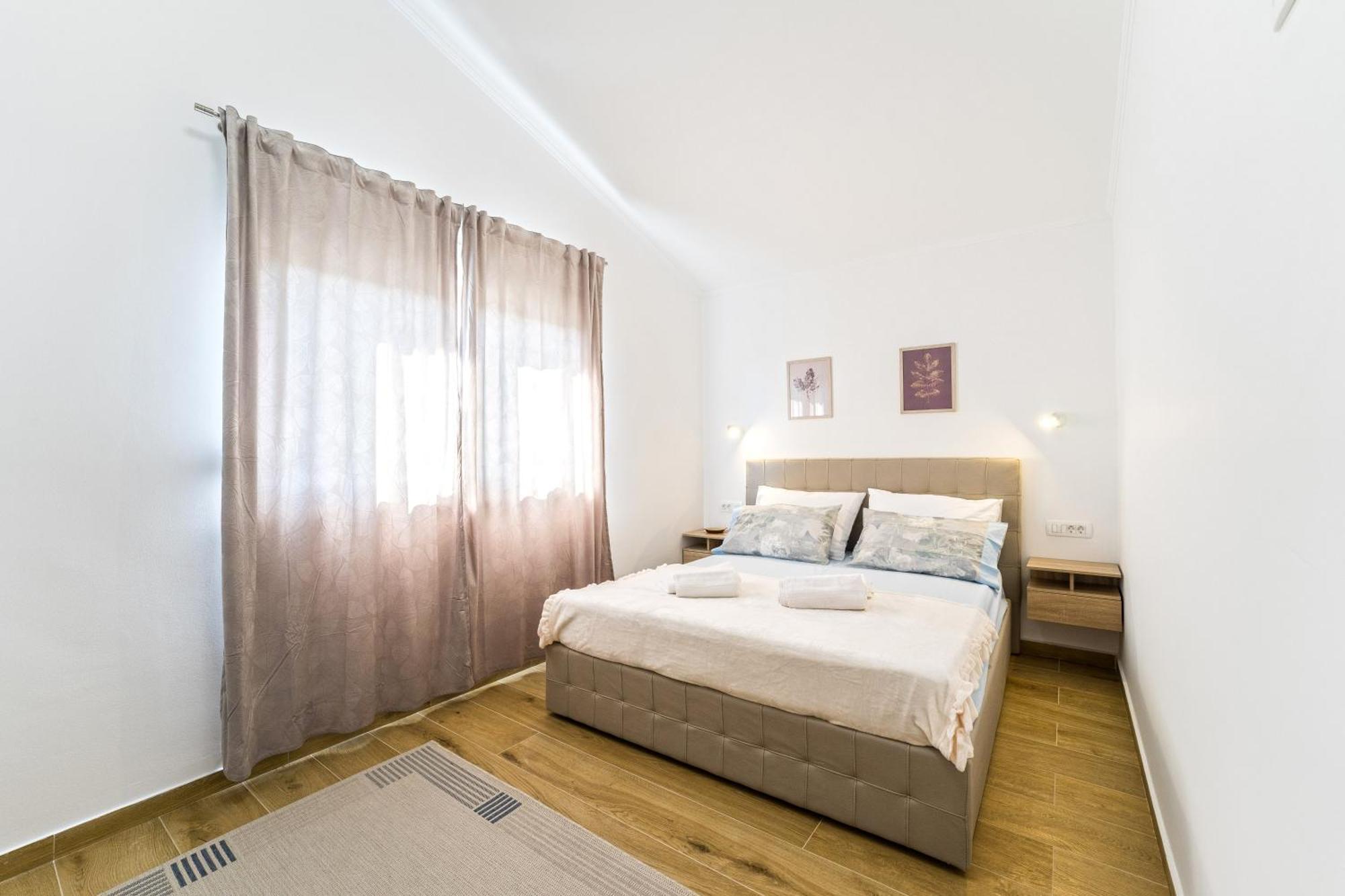 Villa Bianca - Apartment With Private Pool Привлака Экстерьер фото